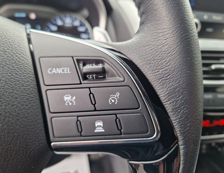 Mitsubishi Ostatní SUV / Terénní 2,4 l 138 kw