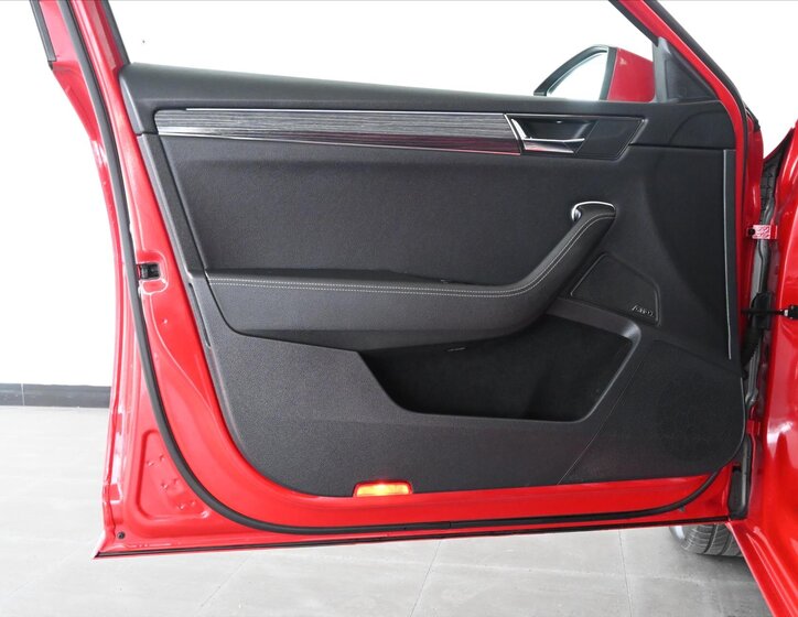 Škoda Superb Kombi 2,0 l 110 kw