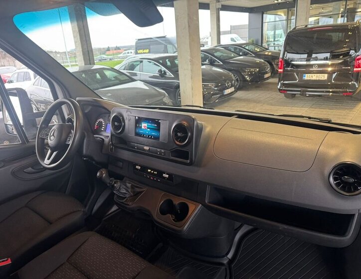 Mercedes-Benz Sprinter 14