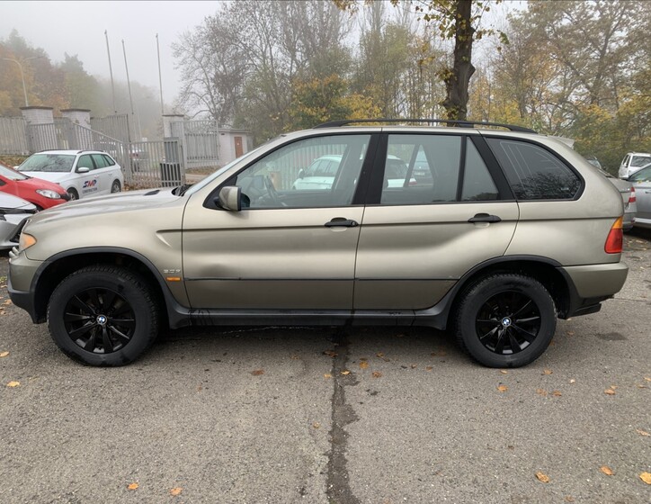BMW X5 8