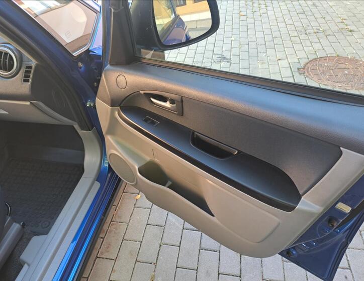 Suzuki SX4 37