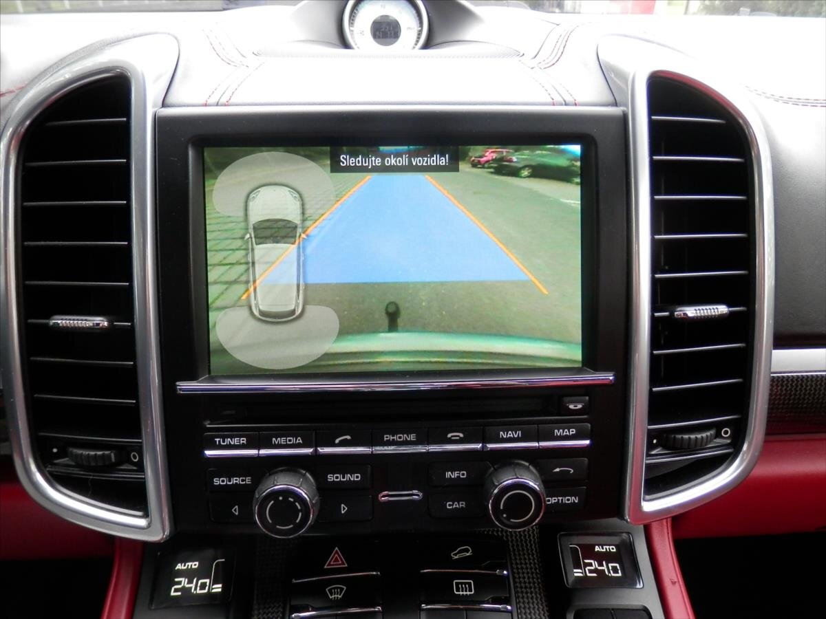 Porsche Cayenne SUV 4,1 l 281 kw