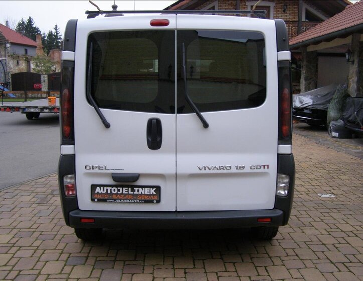 Opel Vivaro 4