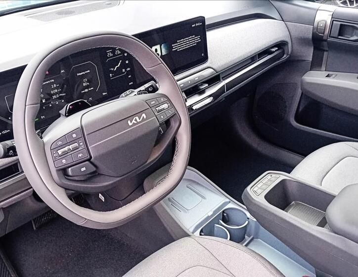 KIA EV3 8