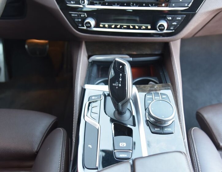 BMW Řada 5 Sedan / Limuzína 4,4 l 340 kw