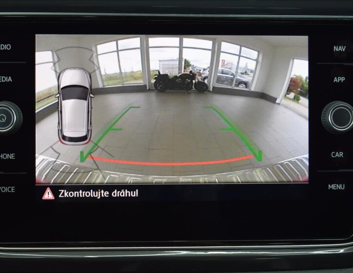 Volkswagen T-Roc SUV / Terénní 2,0 l 140 kw