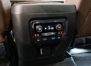 Chevrolet Suburban SUV 6,2 l 313 kw