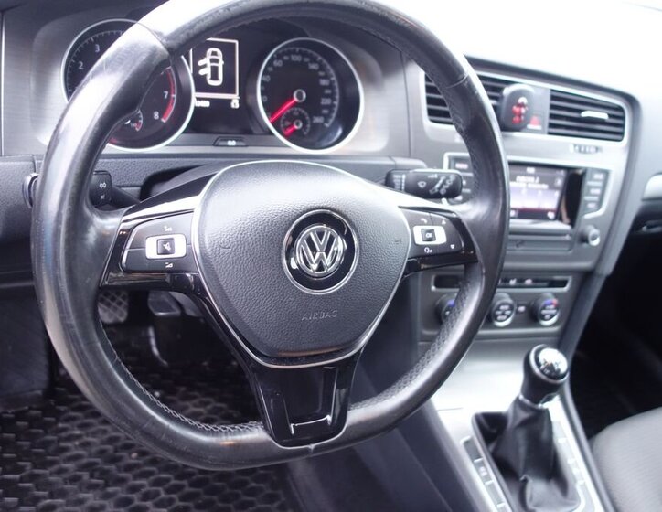 Volkswagen Golf 19
