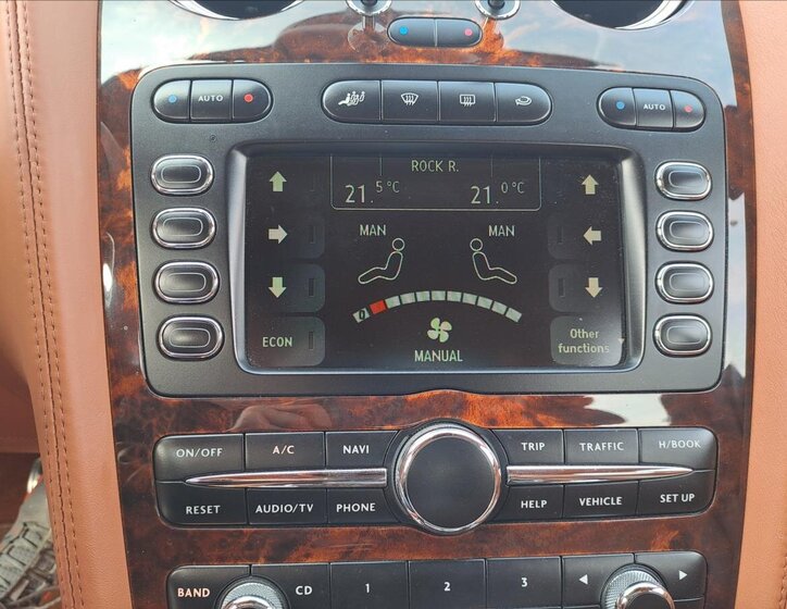 Bentley Continental Flying Spur Sedan / Limuzína 6,0 l 412 kw