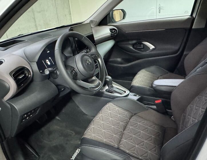 Toyota Yaris Cross 9