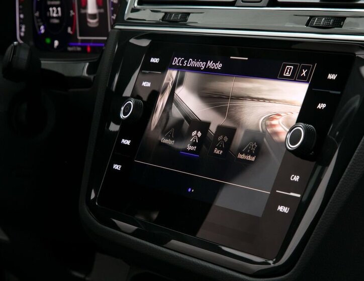 Volkswagen Tiguan SUV 2,0 l 235 kw