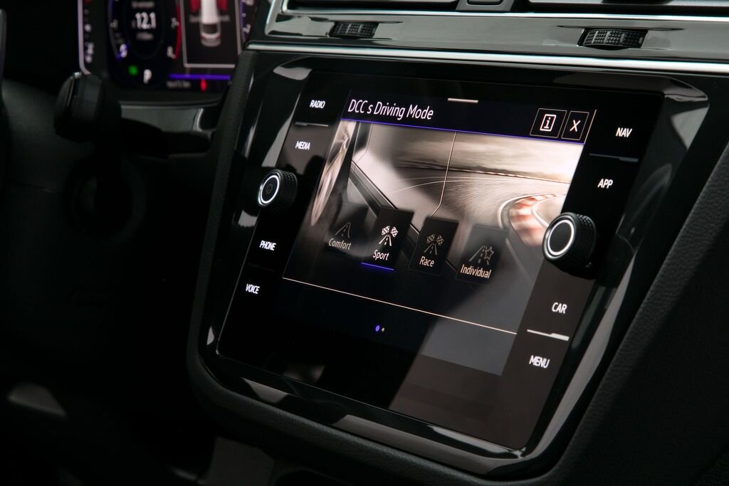 Volkswagen Tiguan SUV 2,0 l 235 kw