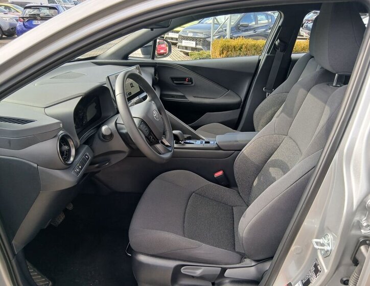 Toyota C-HR SUV / Terénní 1,8 l 72 kw