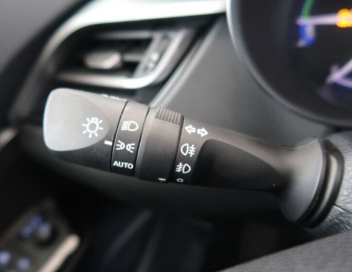 Toyota C-HR SUV 2,0 l 112 kw