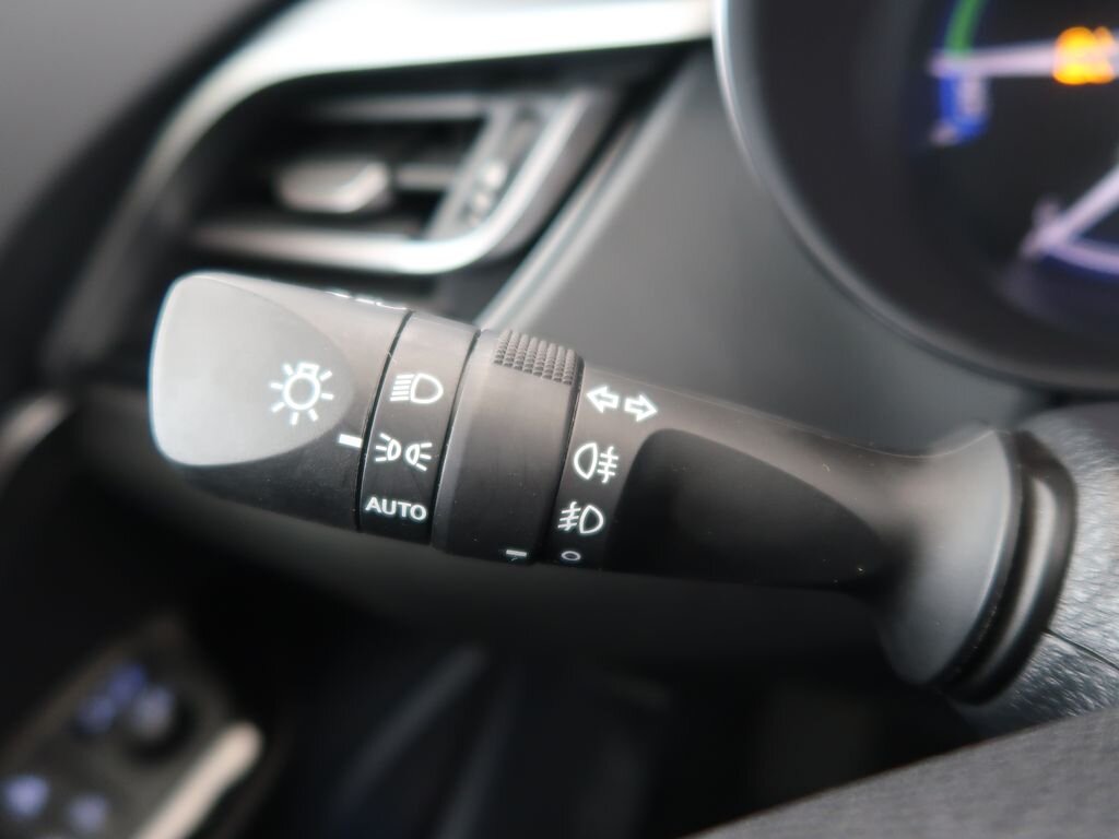 Toyota C-HR SUV 2,0 l 112 kw