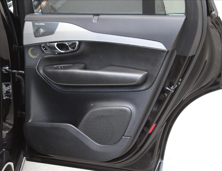 Volvo XC90 SUV / Terénní 2,0 l 165 kw