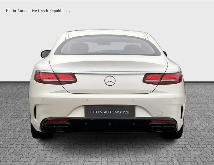 Mercedes-Benz Třídy S Kupé 4,0 l 450 kw