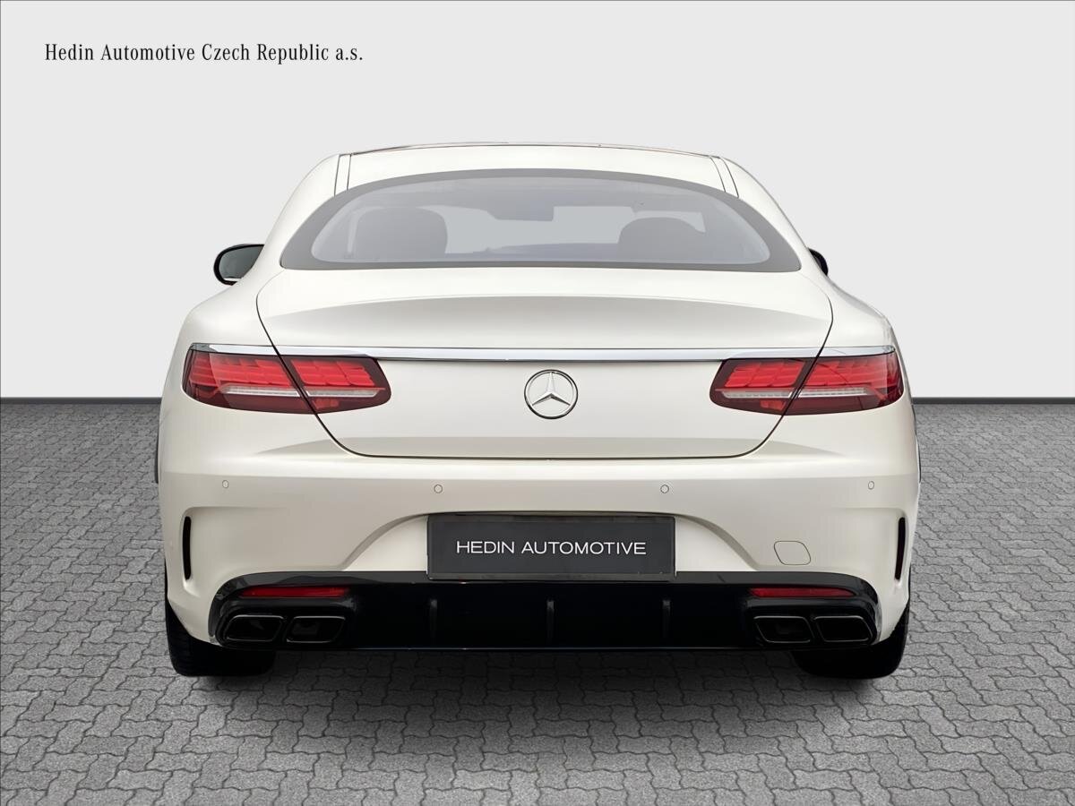 Mercedes-Benz Třídy S Kupé 4,0 l 450 kw