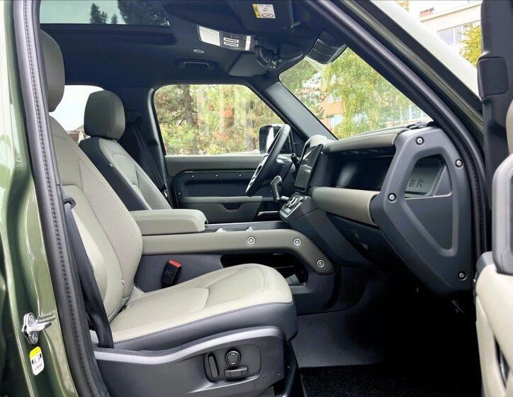 Land Rover Defender SUV / Terénní 3,0 l 183 kw