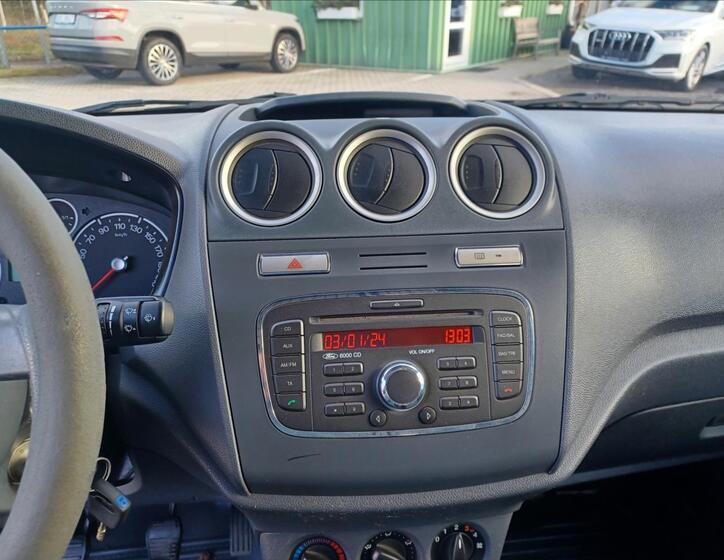 Ford Transit Connect 8