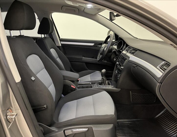 Škoda Superb Liftback 2,0 l 103 kw