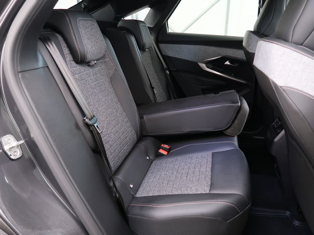 Peugeot 3008 SUV 1,2 l 100 kw