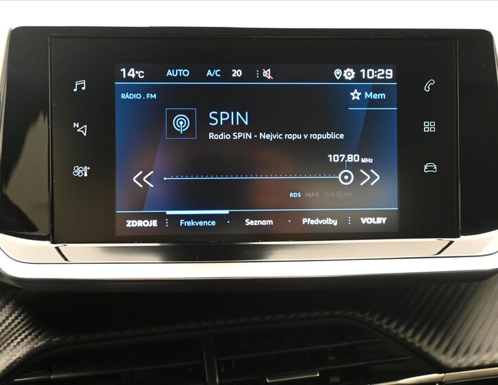 Peugeot 2008 SUV 1,5 l 81 kw