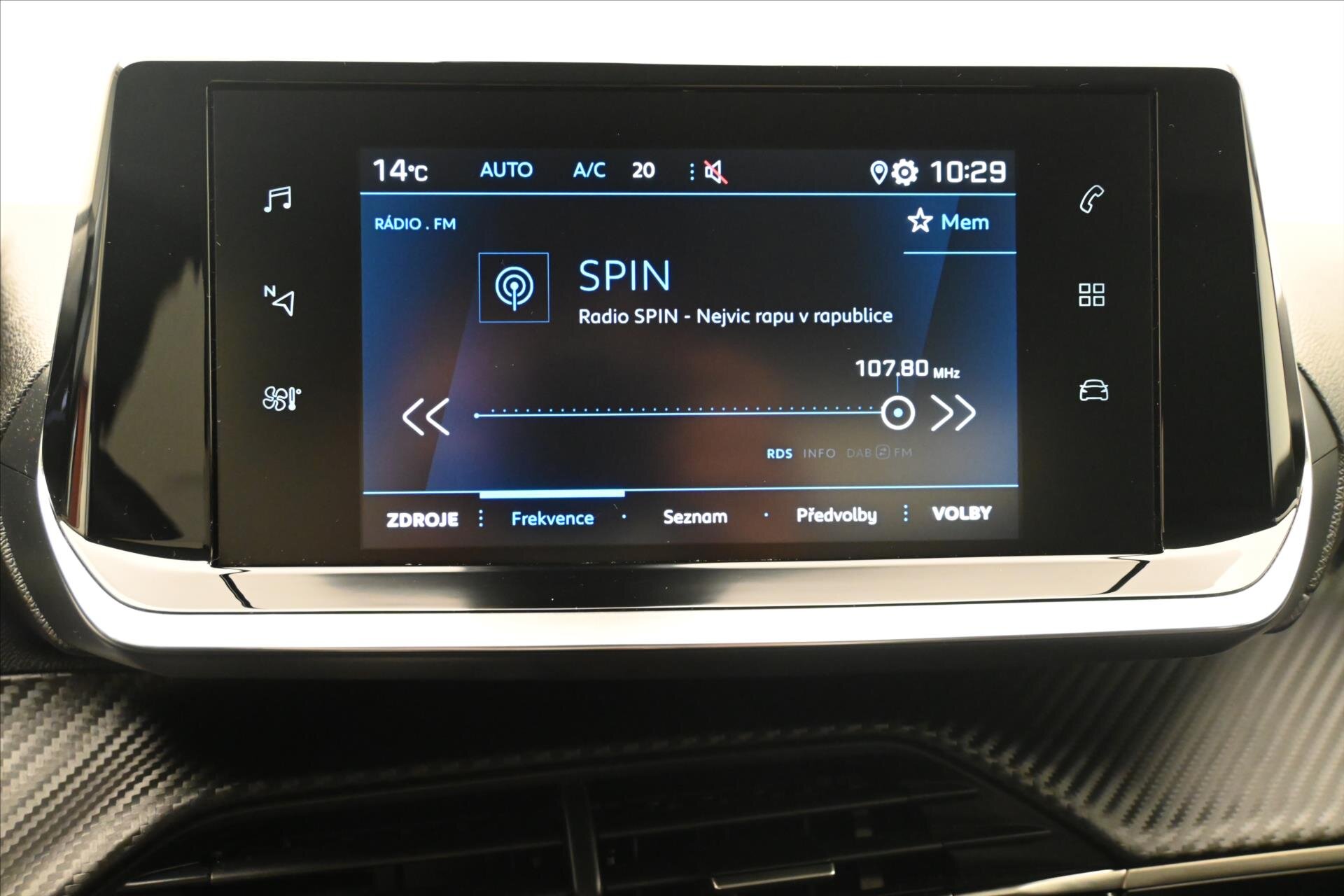 Peugeot 2008 SUV 1,5 l 81 kw