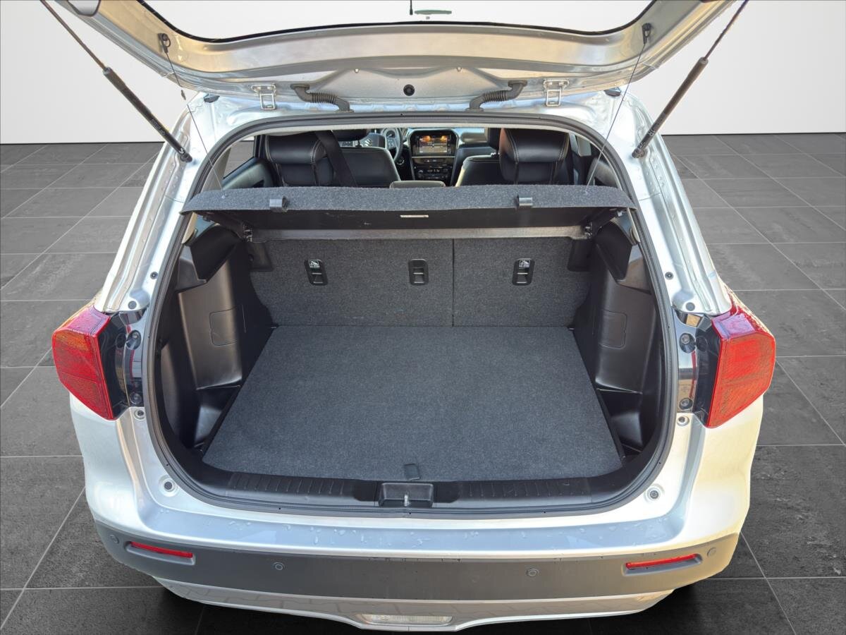Suzuki Vitara SUV / Terénní 1,4 l 95 kw