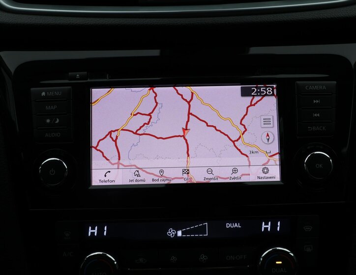Nissan Qashqai SUV / Terénní 1,3 l 117 kw