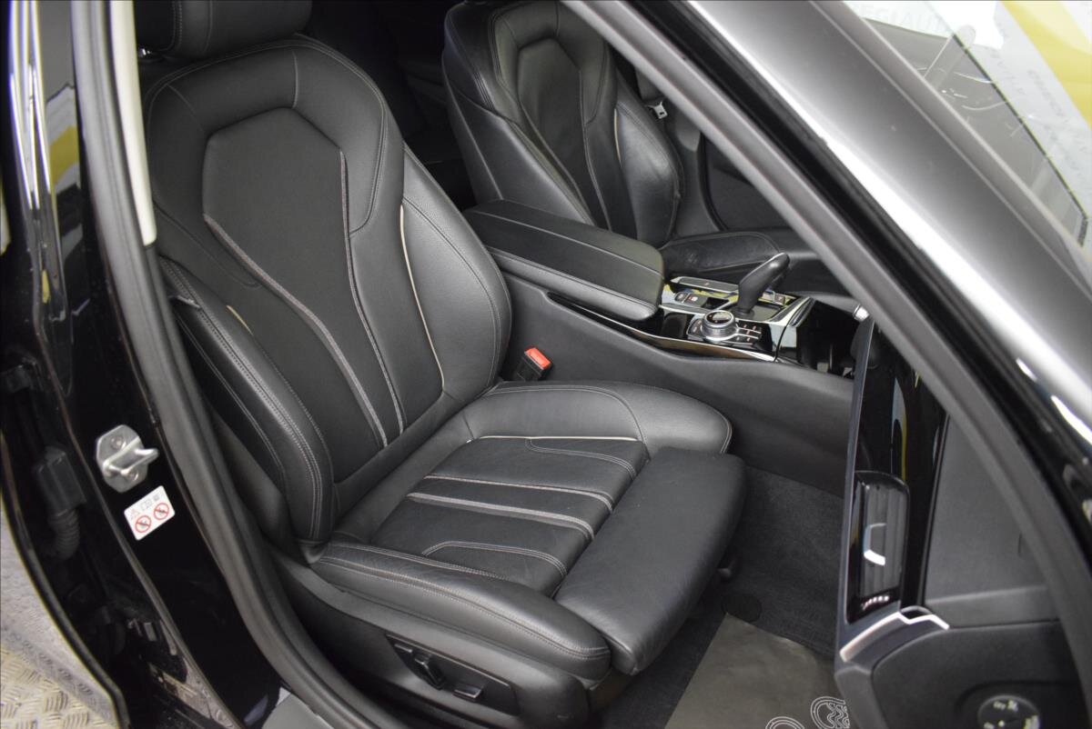 BMW Řada 5 Sedan / Limuzína 3,0 l 195 kw