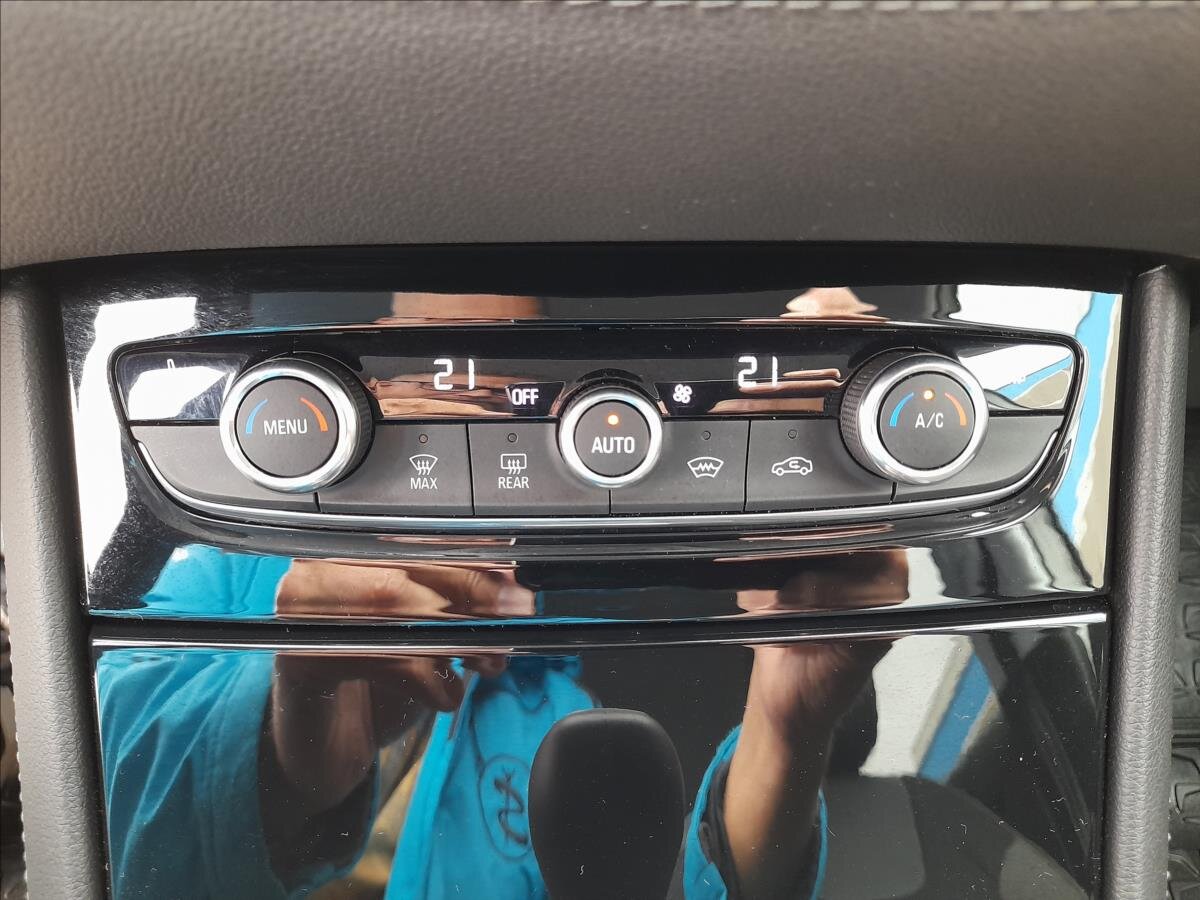 Opel Grandland X SUV 1,6 l 133 kw