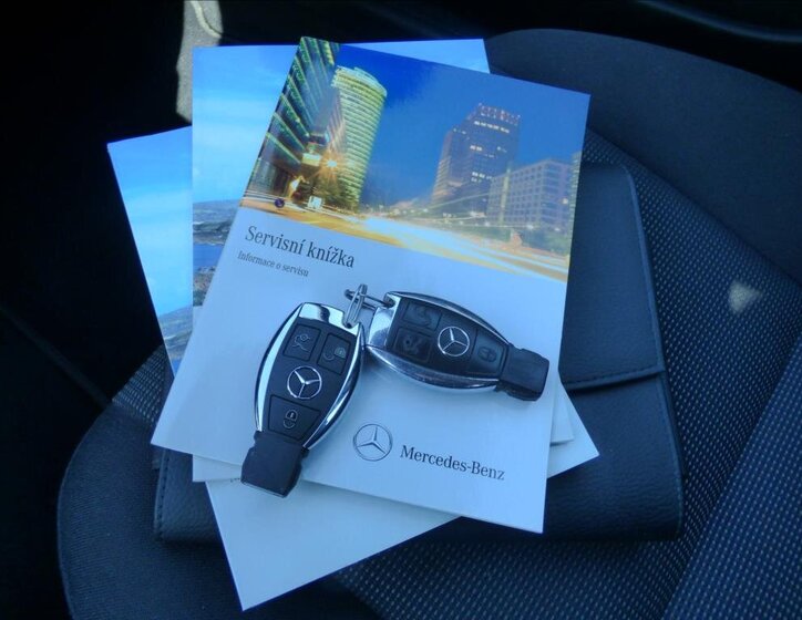 Mercedes-Benz Třídy C Sedan / Limuzína 2,1 l 88 kw