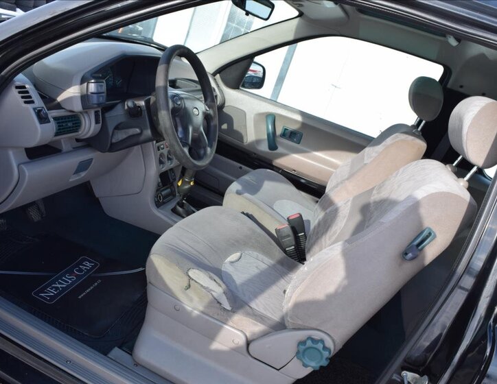 Land Rover Freelander Kombi 2,0 l 71 kw