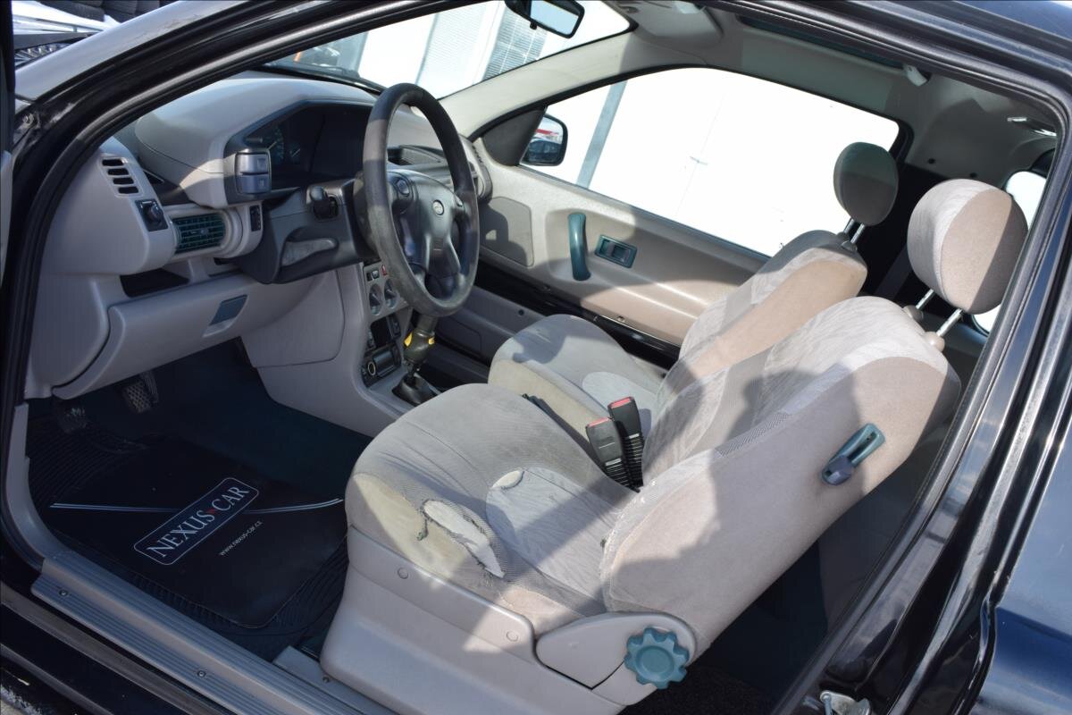 Land Rover Freelander Kombi 2,0 l 71 kw