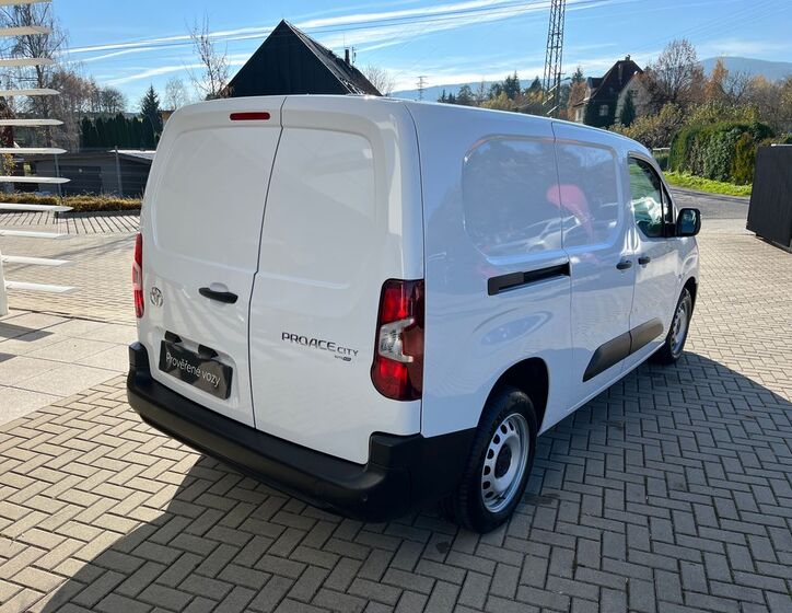 Toyota ProAce 6
