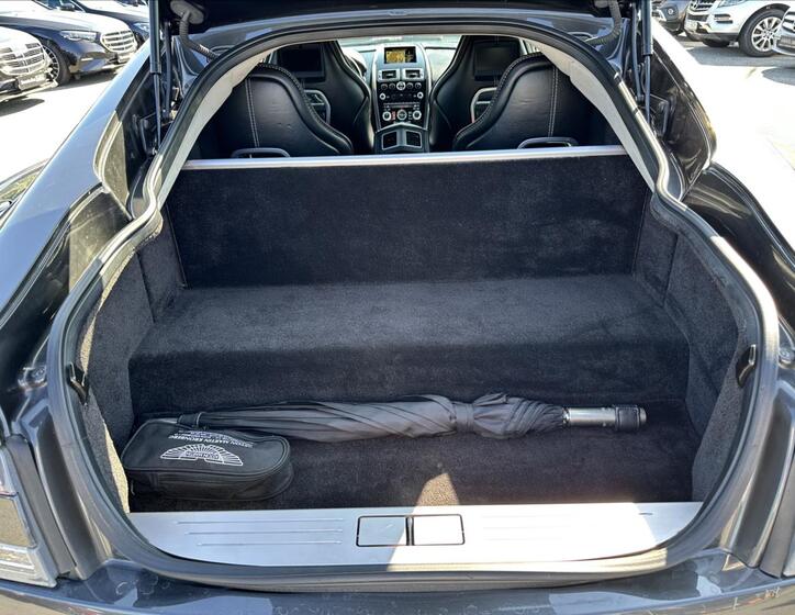 Aston Martin Rapide 13