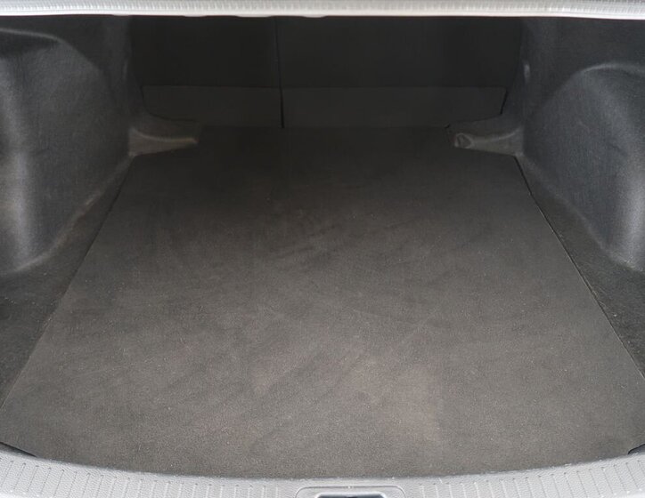 Toyota Corolla Sedan / Limuzína 1,5 l 92 kw