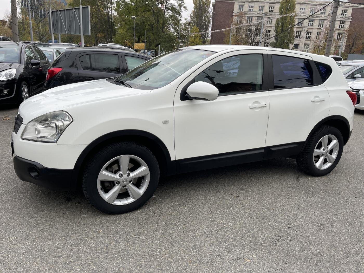 Nissan Qashqai SUV / Terénní 2,0 l 110 kw