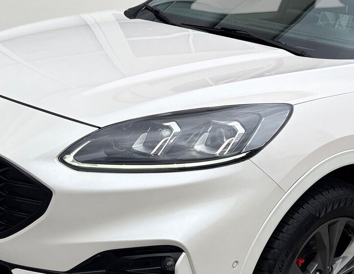 Ford Kuga SUV / Terénní 2,5 l 140 kw