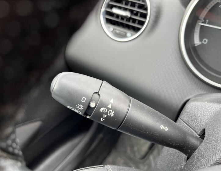 Peugeot 308 Hatchback 1,4 l 72 kw