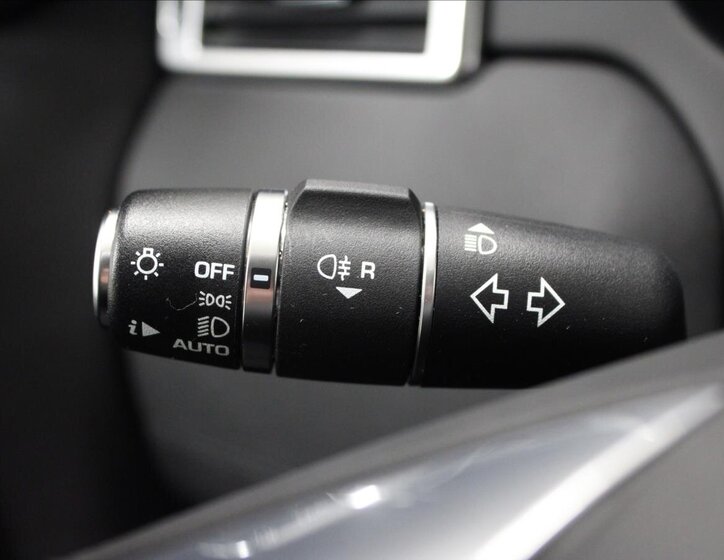 Land Rover Discovery Sport SUV 2,0 l 110 kw