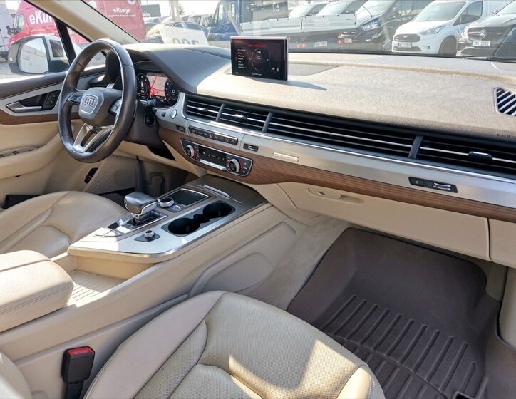 Audi Q7 SUV / Terénní 3,0 l 200 kw