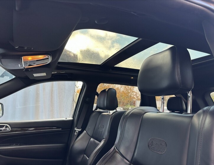 Jeep Grand Cherokee 11