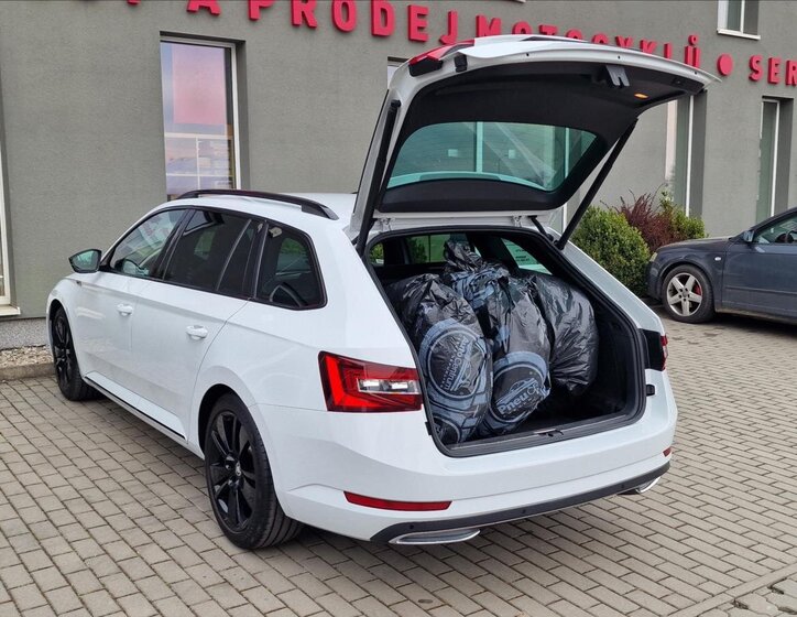 Škoda Superb Kombi 2,0 l 110 kw