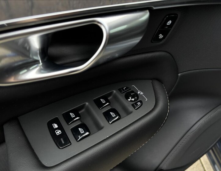 Volvo XC90 SUV 2,0 l 173 kw