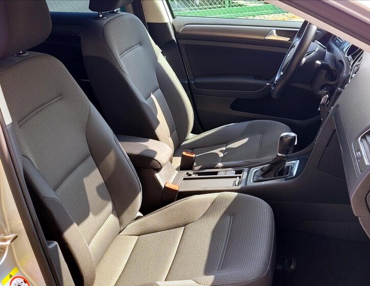 Volkswagen Golf Kombi 1,6 l 85 kw