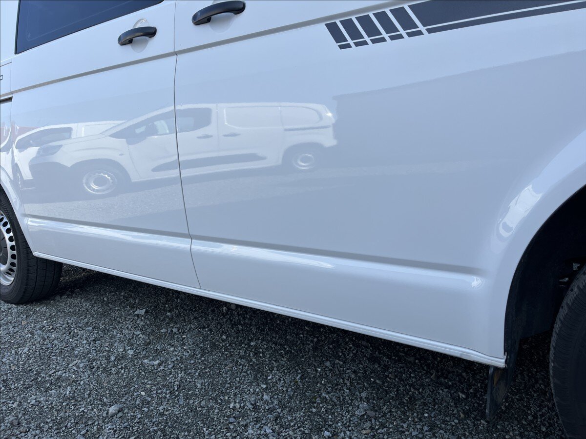 Volkswagen Transporter Kombi 2,0 l 62 kw