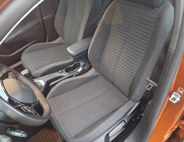 Peugeot 2008 Hatchback 1,5 l 81 kw