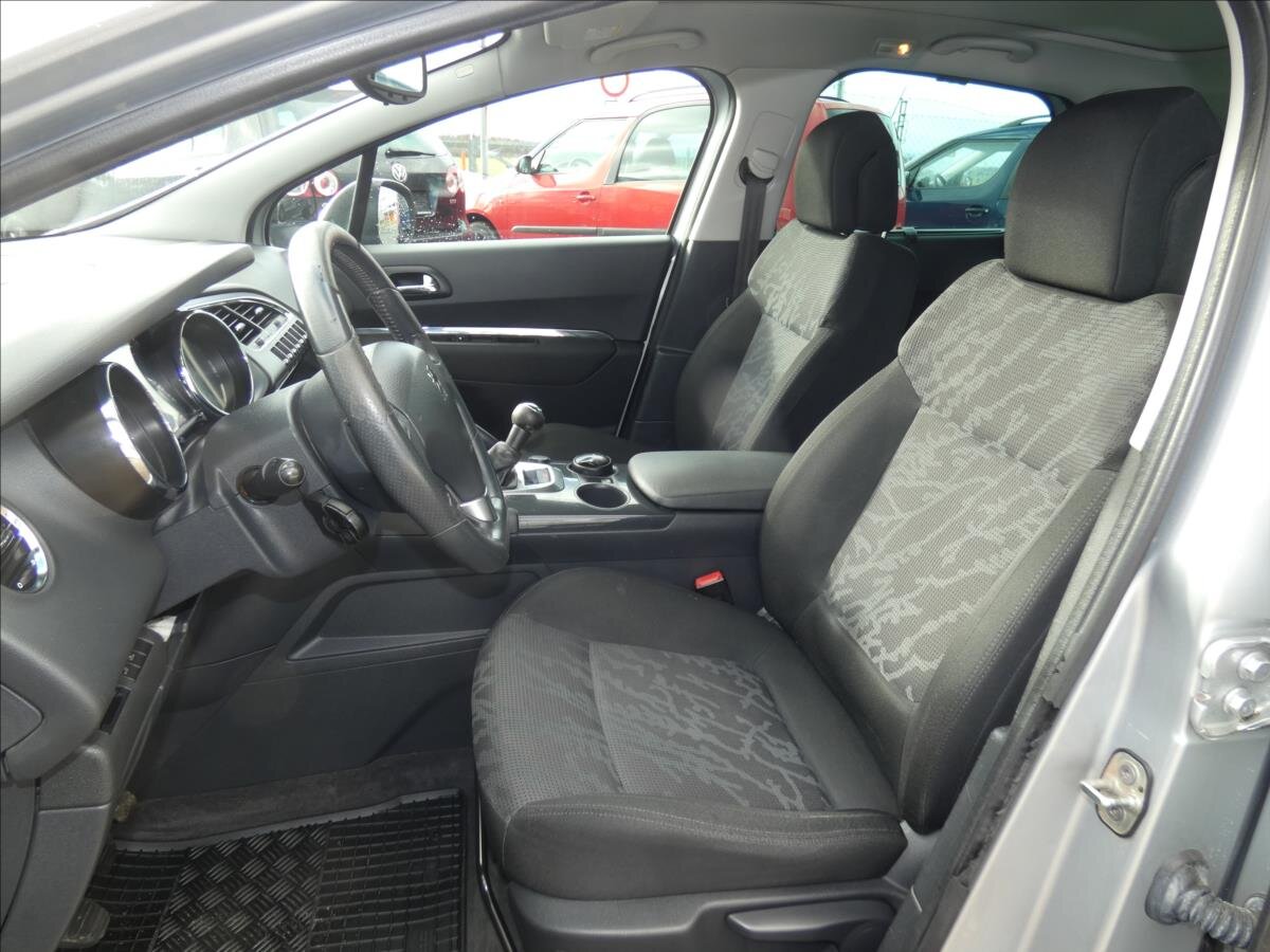 Peugeot 3008 MPV 1,6 l 88 kw